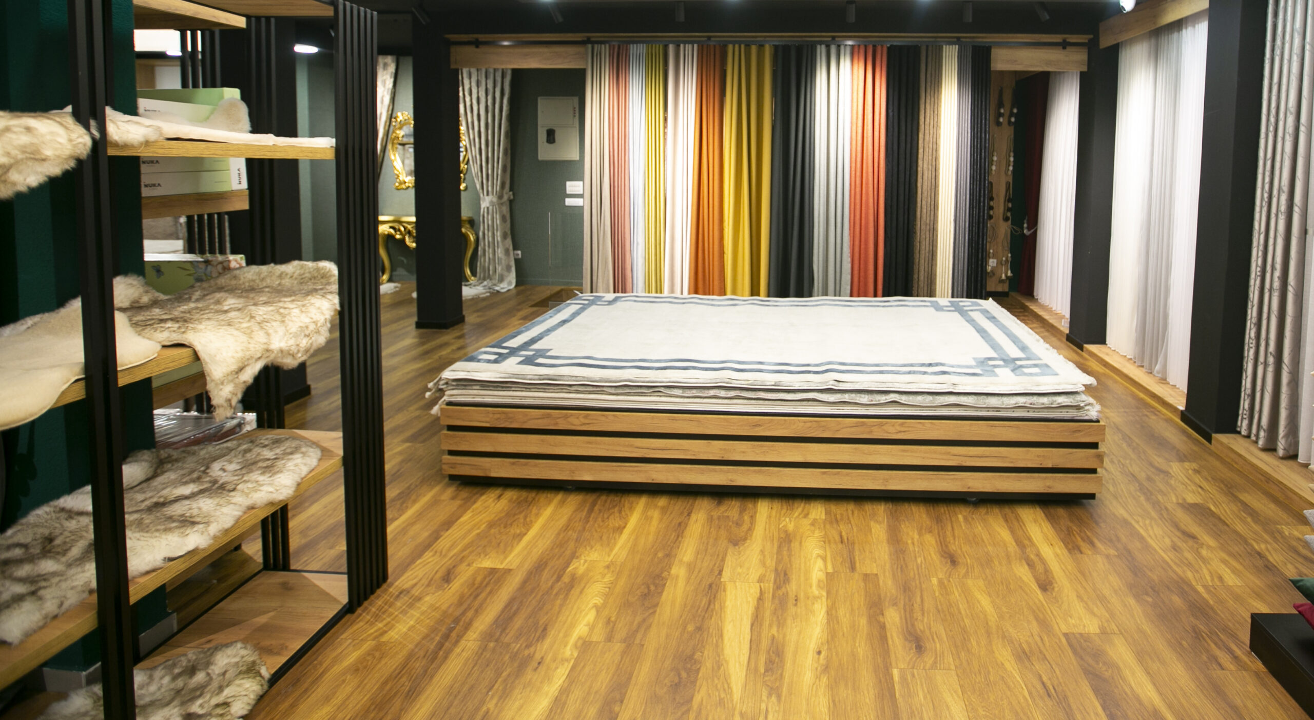 Pamje nga showroom-i i MIDA Brillant
